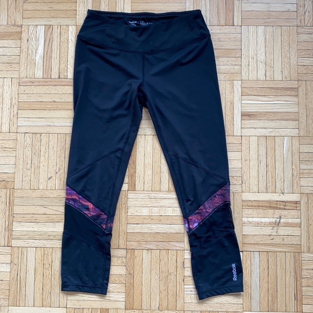 3/ $12 NWOT Reebok 3/4 Yoga Workout Leggings Small